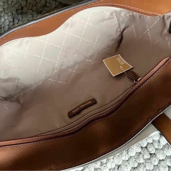 NWT Michael Kors “Jet Set” medium zip top tote - Picture 8 of 13